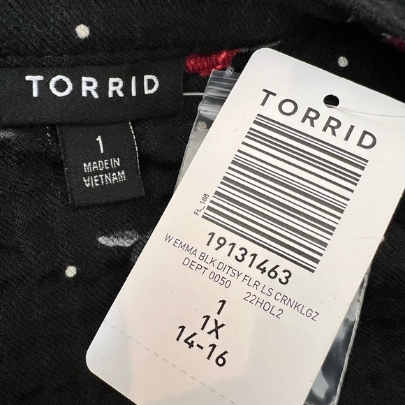 Host Pick NWT Torrid Emma black red floral crinkle long sleeve babydoll top 1X - Picture 9 of 11